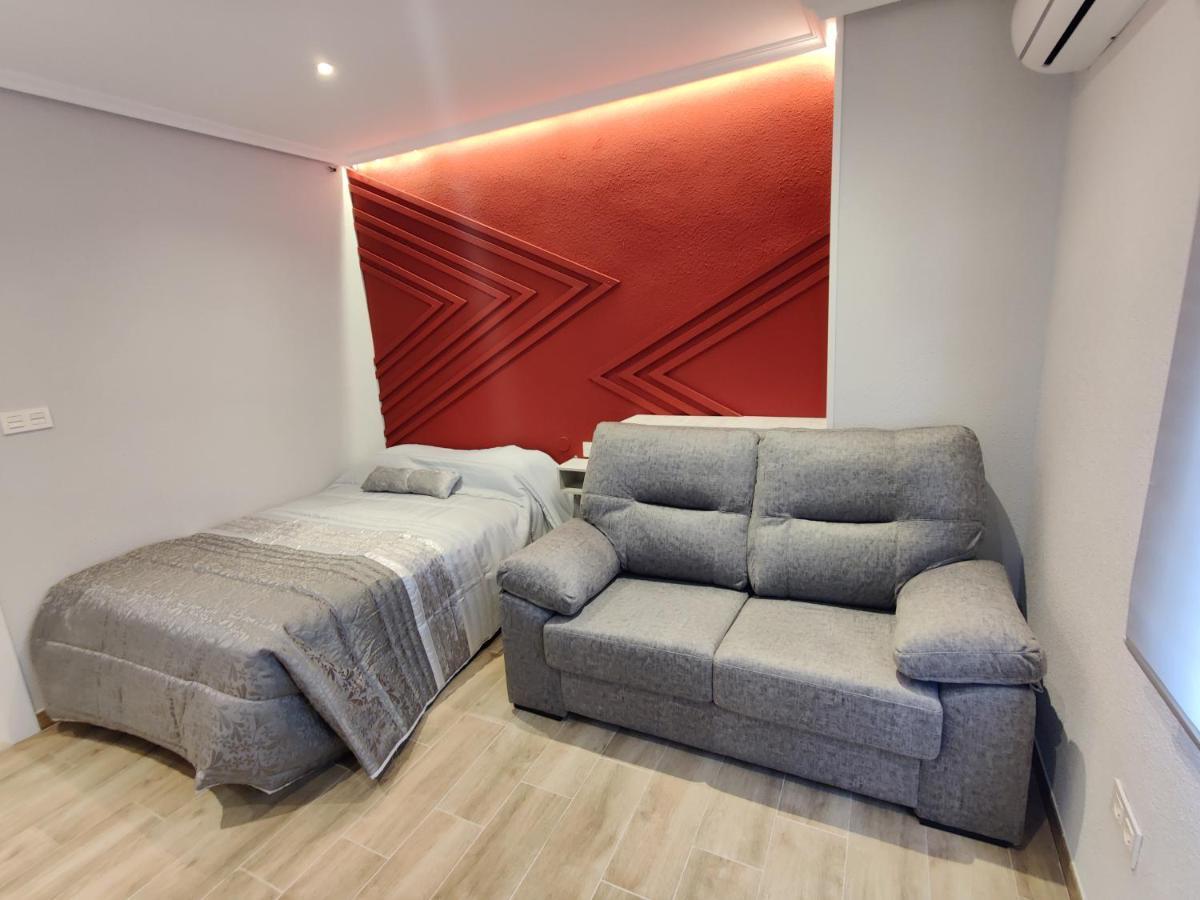 Duerme A Gusto - Tu Habitacion Acogedora En Torredonjimeno Eksteriør billede