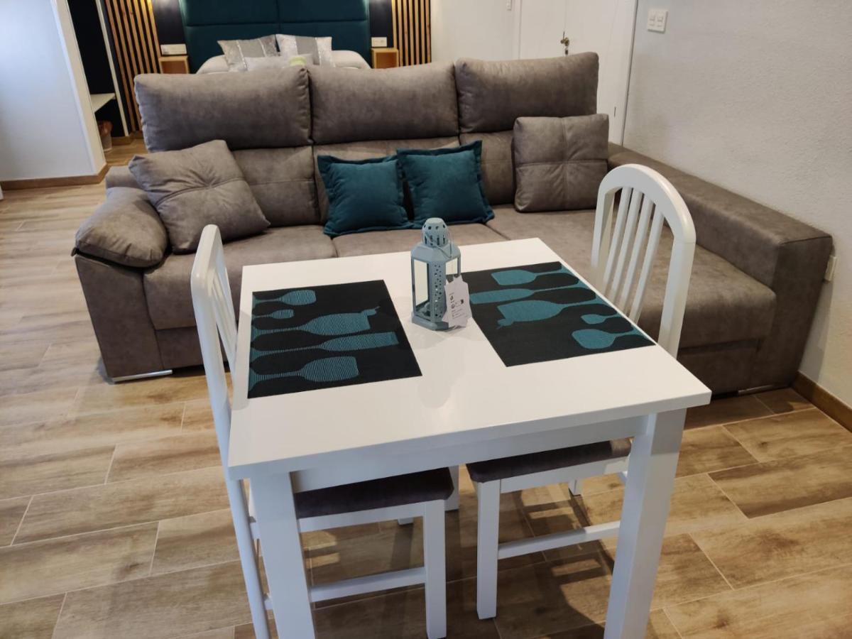 Duerme A Gusto - Tu Habitacion Acogedora En Torredonjimeno Eksteriør billede