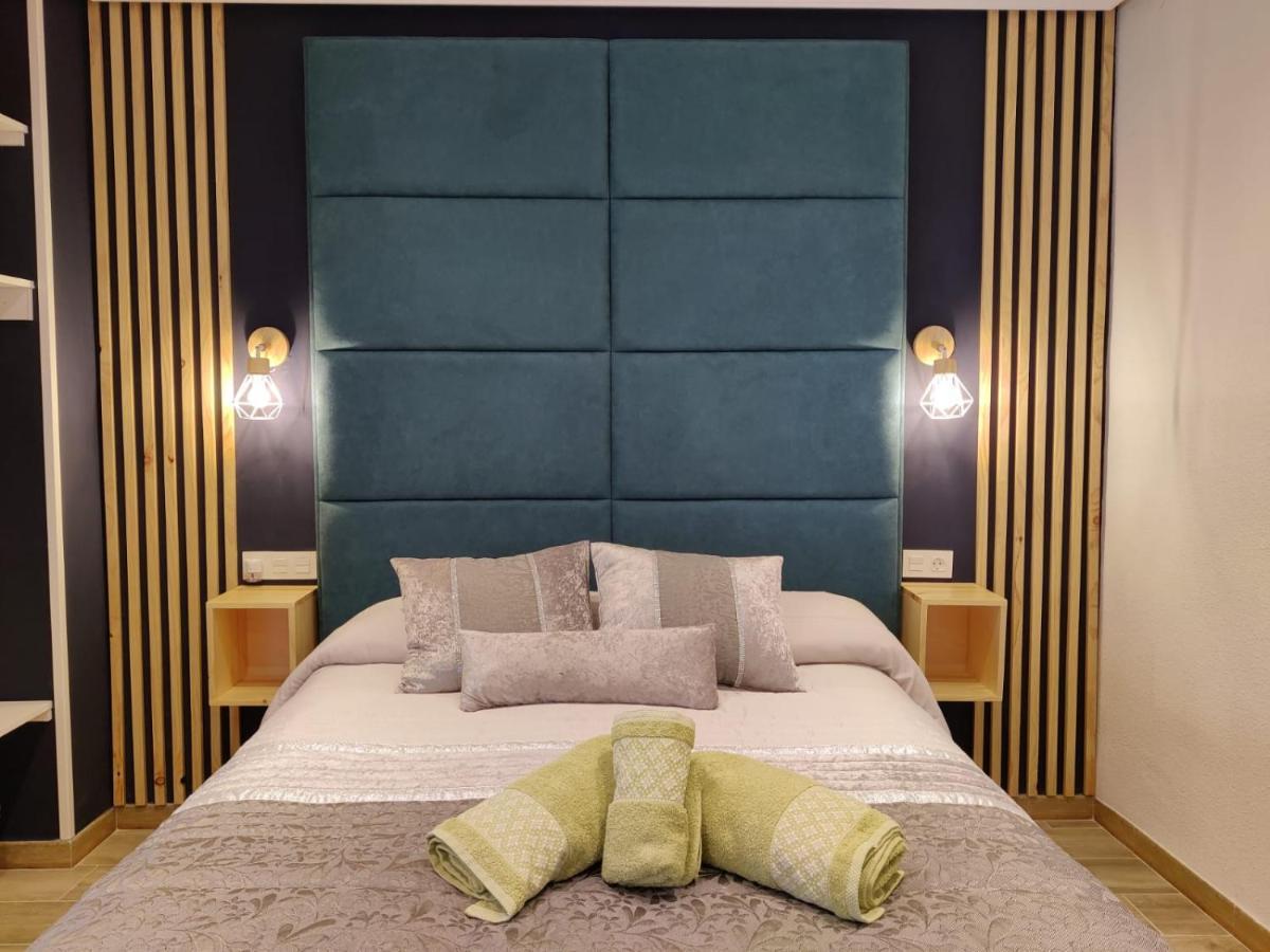 Duerme A Gusto - Tu Habitacion Acogedora En Torredonjimeno Eksteriør billede