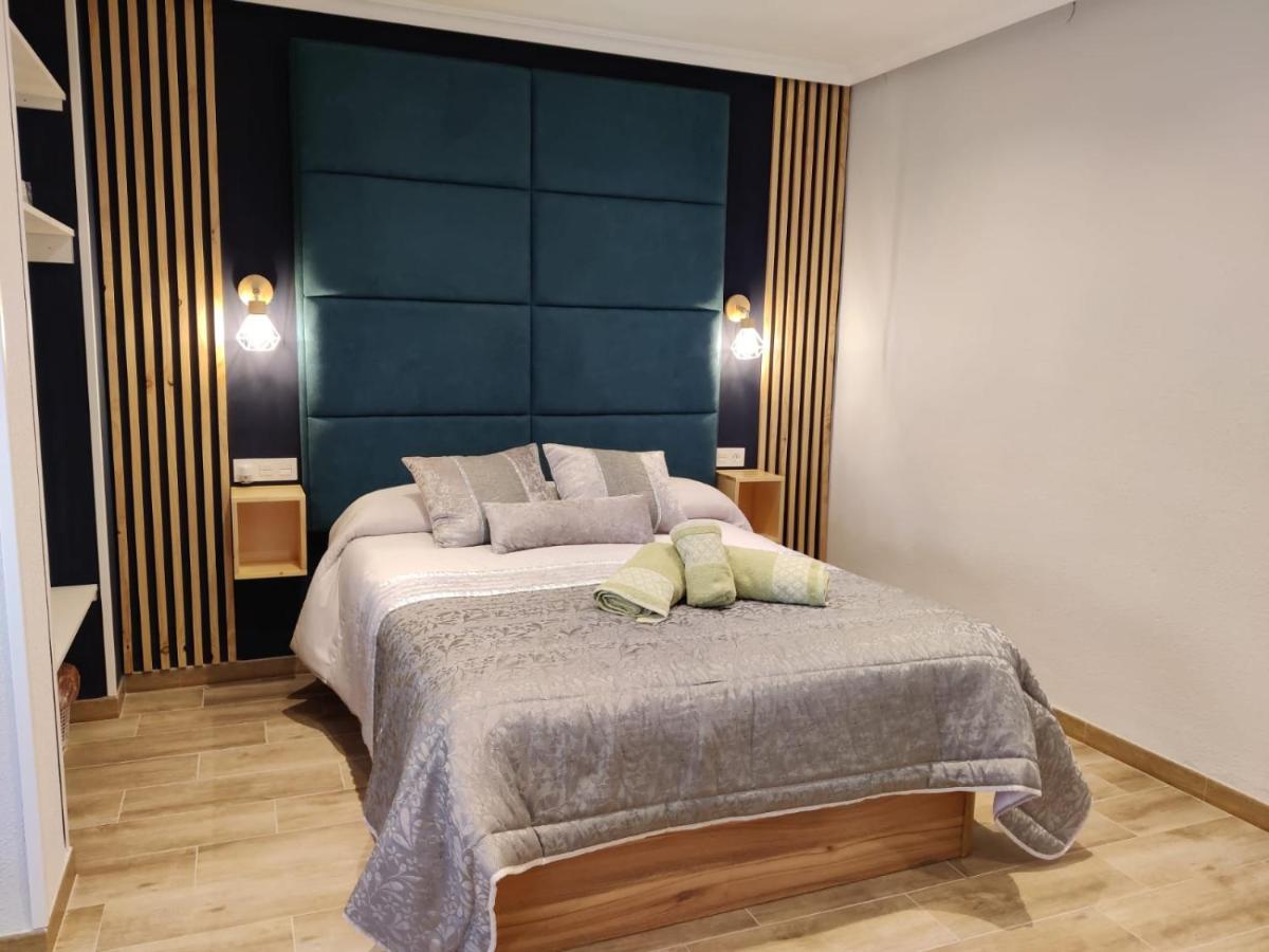 Duerme A Gusto - Tu Habitacion Acogedora En Torredonjimeno Eksteriør billede