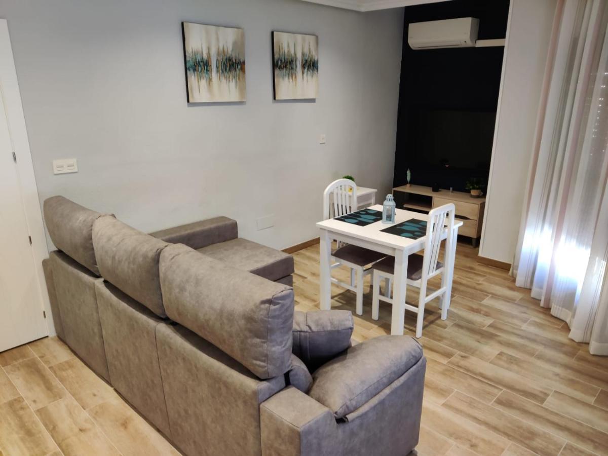 Duerme A Gusto - Tu Habitacion Acogedora En Torredonjimeno Eksteriør billede