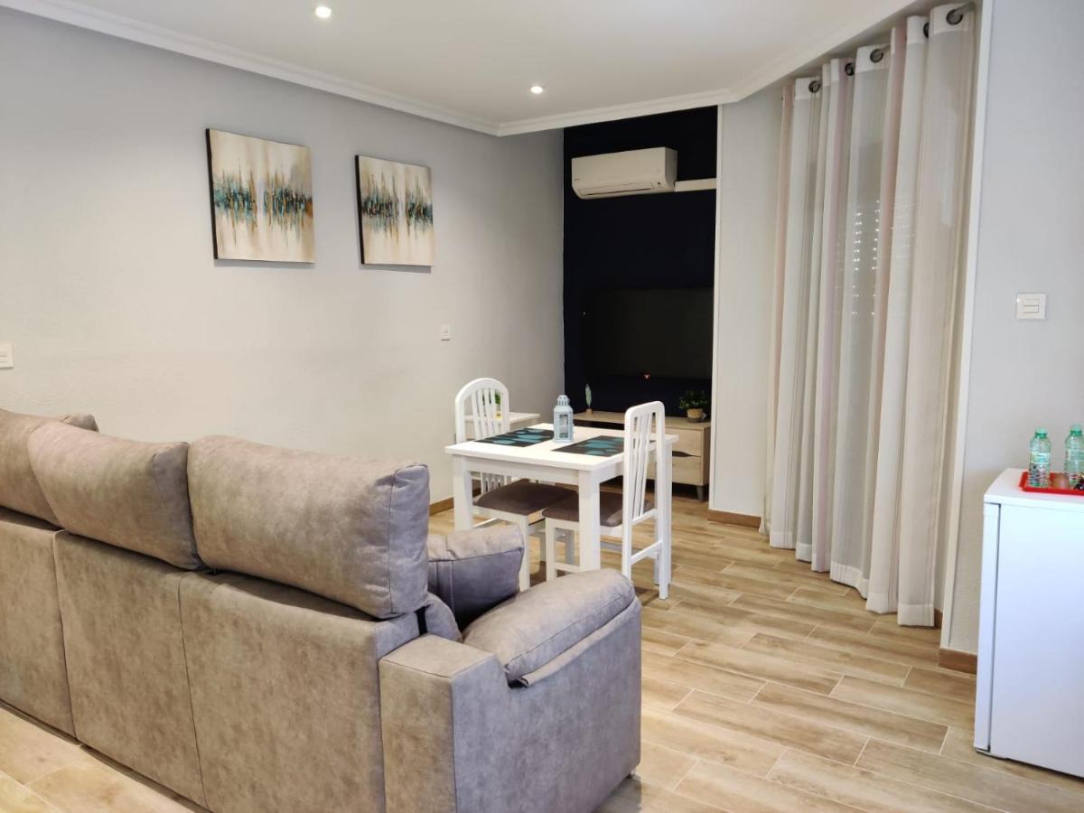 Duerme A Gusto - Tu Habitacion Acogedora En Torredonjimeno Eksteriør billede